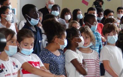 Le chanteur Bernard Joyet à l’école Anne Sylvestre